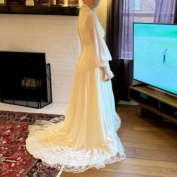 chinese dress ladies Scoop Lace Wedding Dress Long Sleeve Rustic Wedding Dress WD521 US14 / Ivory main image 1